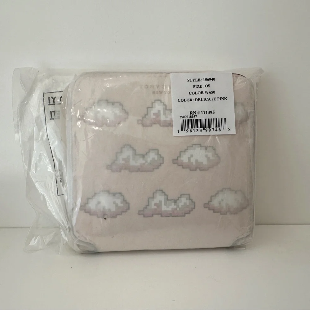 Limited Edition Tory Burch Year of the Dragon wallet in Delicate Pink NWT - Picture 4 of 4